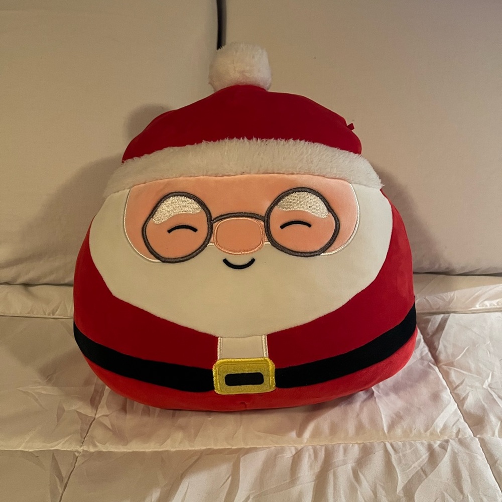 NWOT 11” santa SQUISHMALLOW holiday